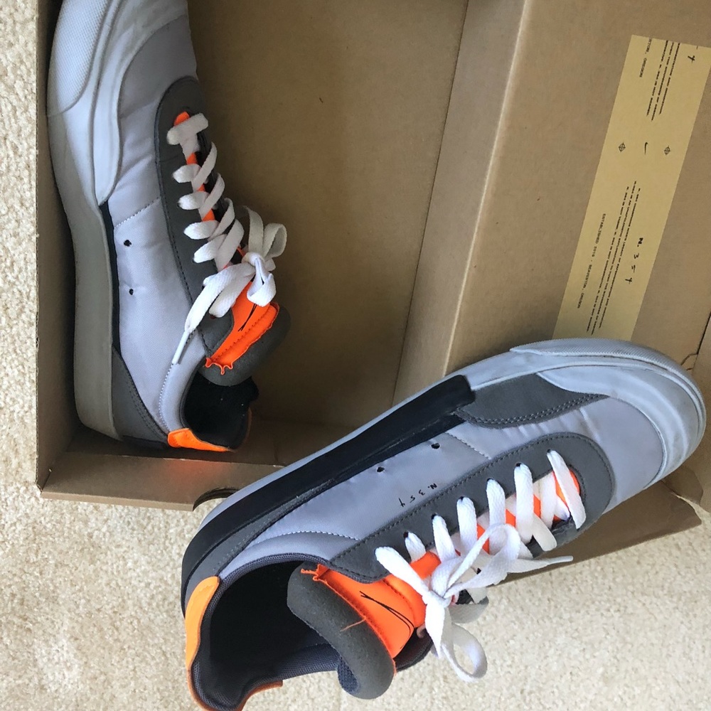 Men Nike Drop Type Low - size 8